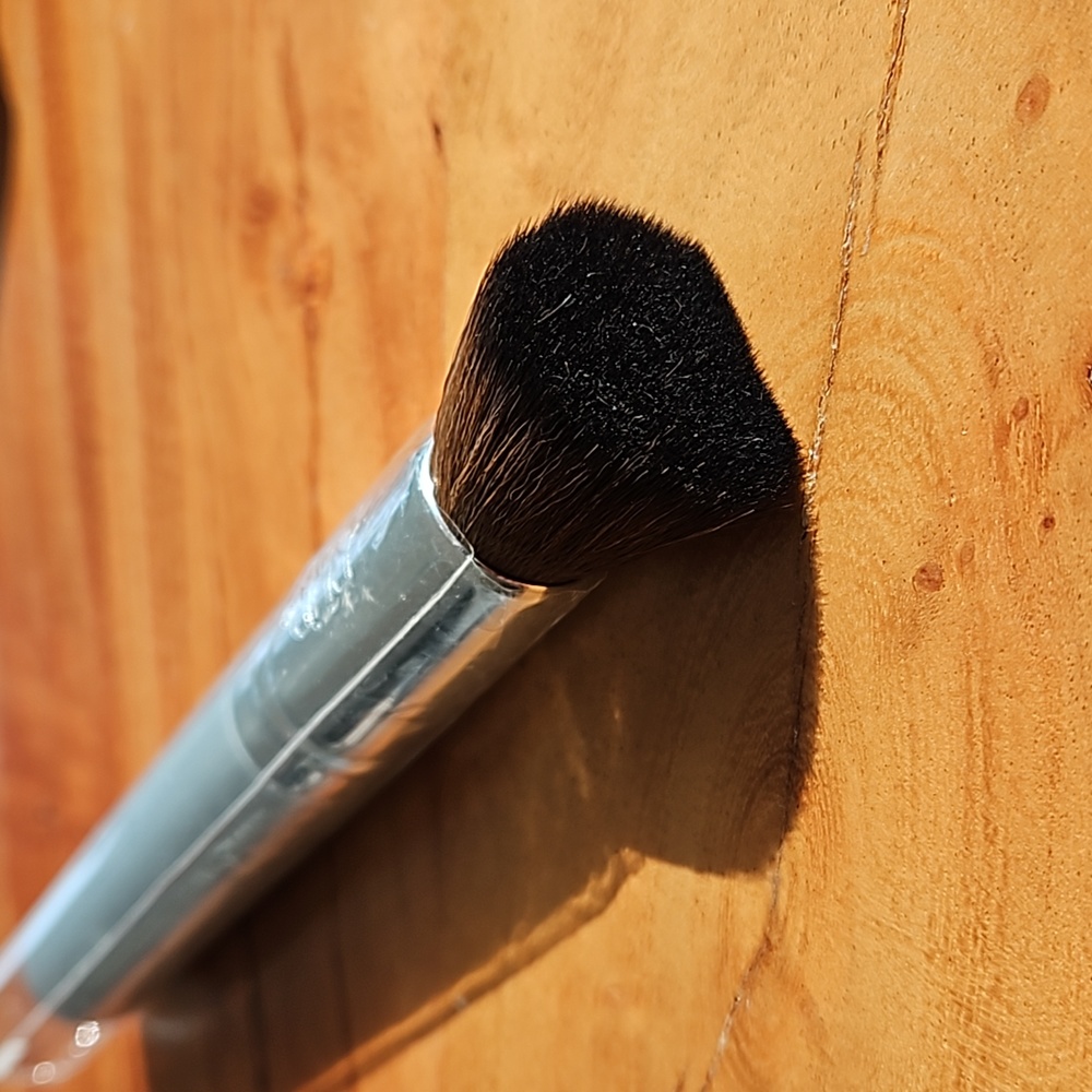 PÜR Minerals Chisel Brush - Picture 4 of 6
